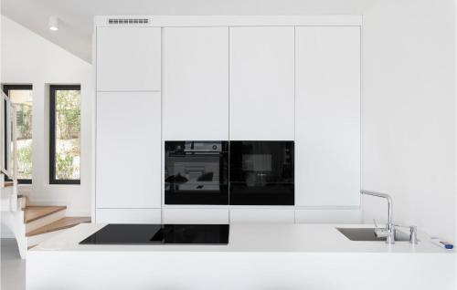 Amazing Home In Dramalj
