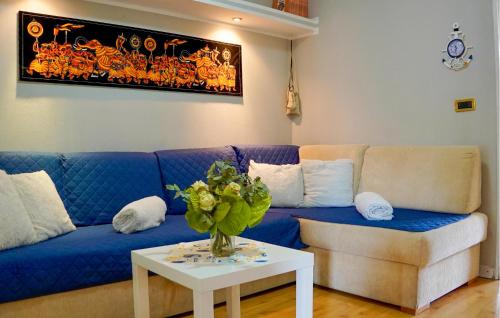 2 Bedroom Lovely Apartment In Rovinj