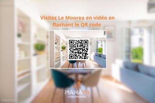 un collage d'une photo d'un salon dans l'établissement Le Moorea, 4 people 5 min to Disneyland Paris, à Serris