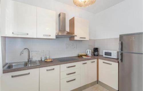Amazing Apartment In Malinska With Wifi