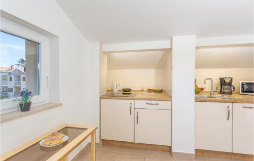 1 Bedroom Awesome Apartment In Malinska