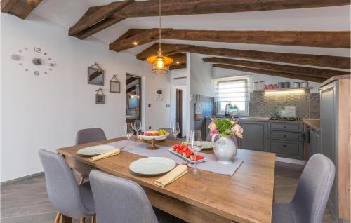 Fotografie z fotogalerie ubytování Cozy Home In Kosljun With Wifi v destinaci Košljun