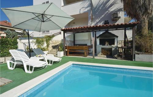 Three-Bedroom Apartment In Split