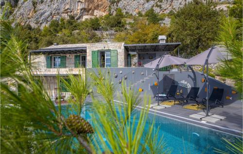Villa 2M