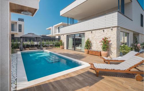 Villa Golden Shine