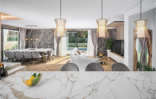 Villa Golden Shine
