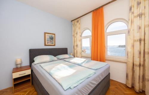 Cozy Apartment In Okrug Gornji