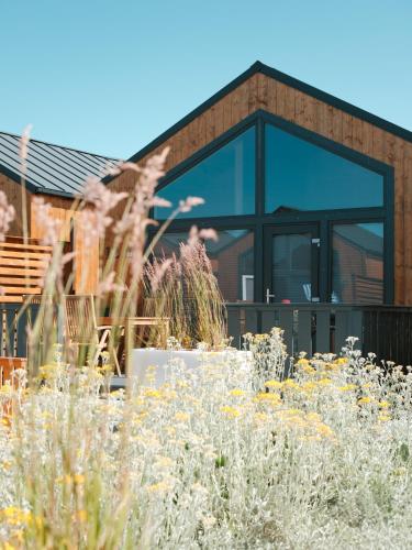 Nadmorskie Chatki - SAUNA - OPCJA Z PRYWATNĄ BALIĄ KĄPIELOWĄ LUB BEZ