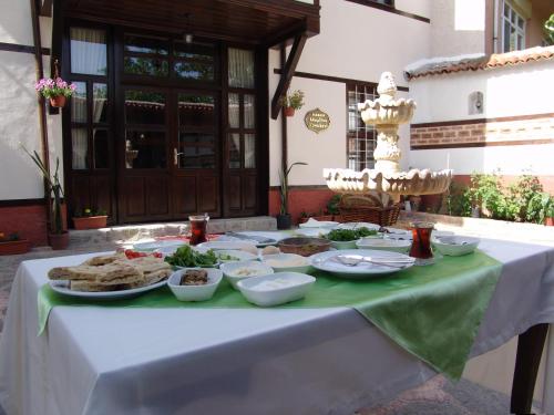 En restaurant eller et andet spisested på Aksehir Butik Hotel