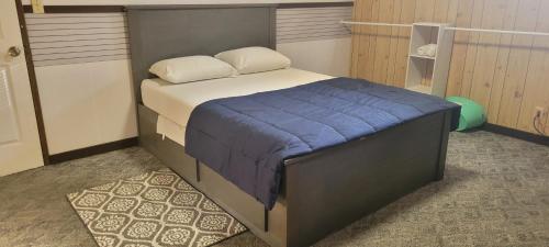Postel nebo postele na pokoji v ubytování Farhad's B&B