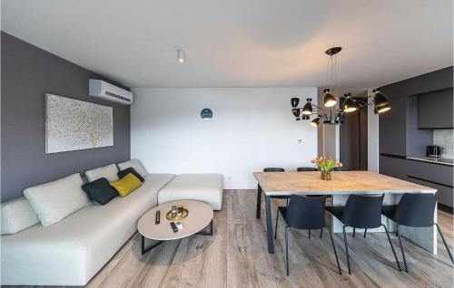 Nice Apartment In Okrug Gornji With Lake View