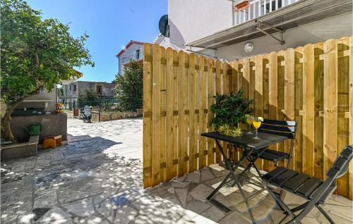 Awesome Apartment In Okrug Gornji With Wifi