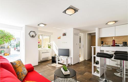 Awesome Apartment In Okrug Gornji With Wifi