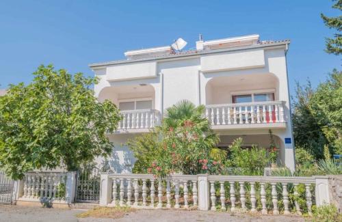 Apartments in Jadranovo 41876