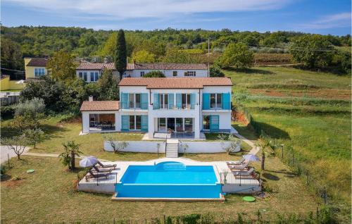Πισίνα στο ή κοντά στο Villa Bianchera