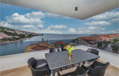 Nice Apartment In Okrug Gornji With Lake View
