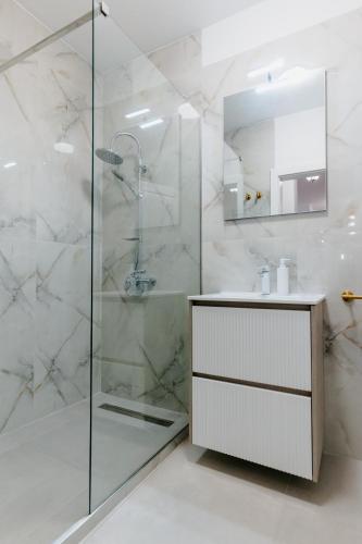 Bilik mandi di Evo Residence Oasului