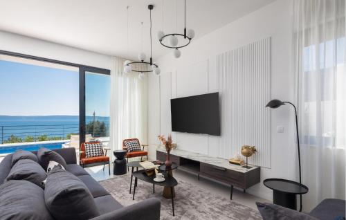 Stunning Home In Okrug Gornji