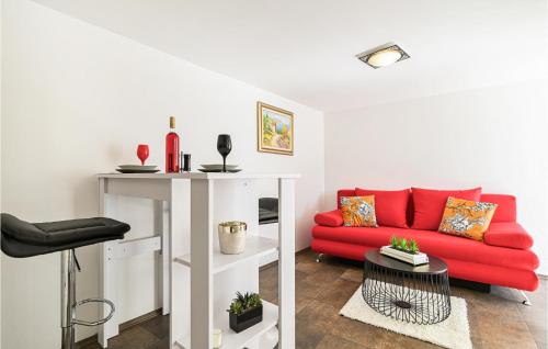 Awesome Apartment In Okrug Gornji With Wifi