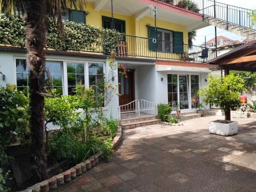 Foto Zambak Vacation Home 1