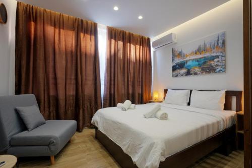 Holiday Stylish City-Center Studio