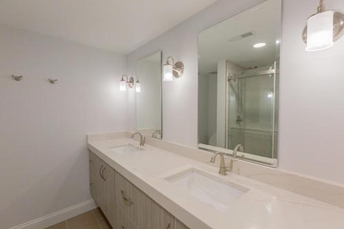 Ένα μπάνιο στο Wilmington avenue 50 #102