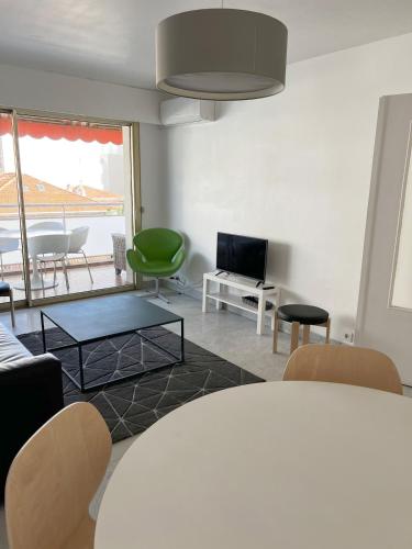 Grand appartement 3 chambres 6-8 personnes proche plages - Juan-les-Pins