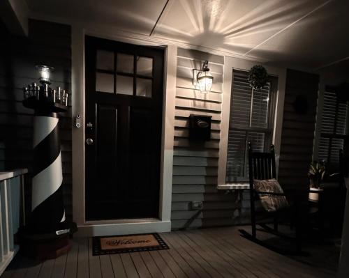 ニューバーンにあるDowntown Riverside Lighthouseのギャラリーの写真
