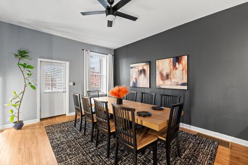 Φωτογραφία από το άλμπουμ του The Journey Home | JZ Vacation Rentals σε Soulard