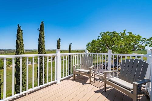 Μπαλκόνι ή βεράντα στο Hidden Acre Vineyard Estate