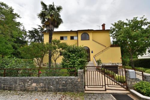 Apartments with parking space Porec - 16495