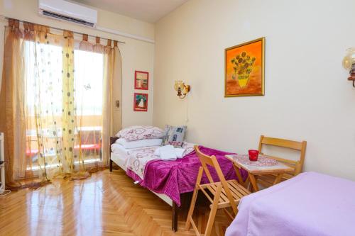 Apartments with parking space Sibenik - 24719