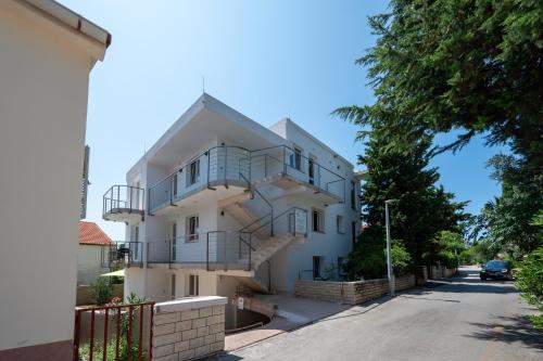 Apartments with parking space Novalja, Pag - 24135