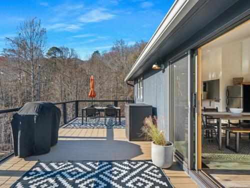 Fotografie z fotogalerie ubytování Skytop Summit-Hot Tub-Firepit-Big Views v destinaci Bryson City