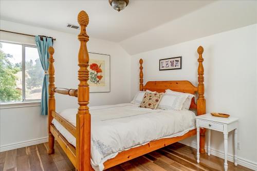 Ένα ή περισσότερα κρεβάτια σε δωμάτιο στο Red Barn Loft