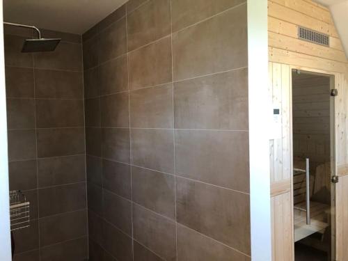Ένα μπάνιο στο Holiday home with 2 bedrooms