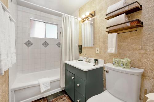 Ένα μπάνιο στο Pine cone cottage #2191