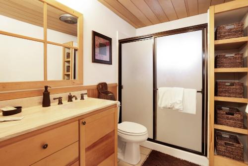 Phòng tắm tại All season alpine retreat #1184