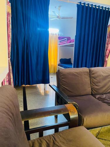 Ruang duduk di Coastalo Cliffstay
