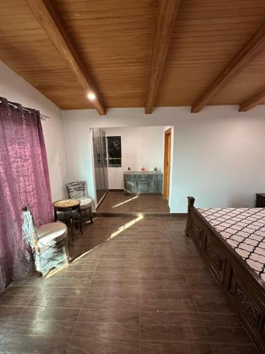 Postel nebo postele na pokoji v ubytování Sharfus cottage