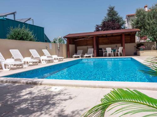 Bazén v ubytování Apartments in Vodnjan - Istrien 38207 nebo v jeho okolí