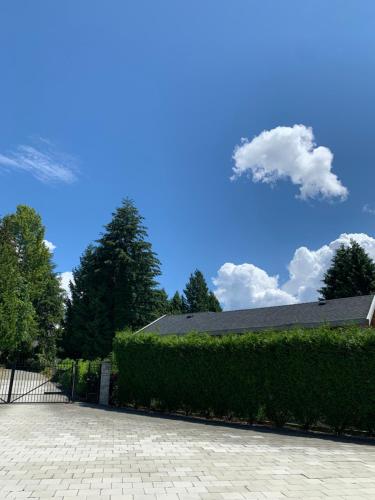 Ảnh trong thư viện ảnh của Sunrise Home ở West Vancouver