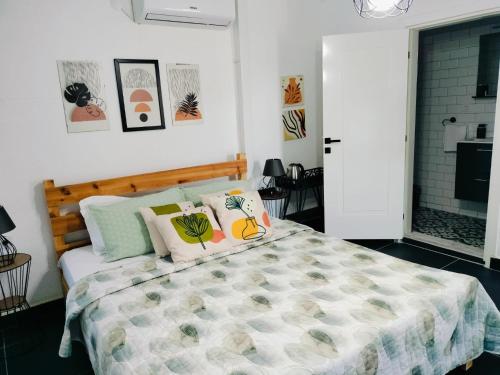 Ένα ή περισσότερα κρεβάτια σε δωμάτιο στο BayKus Guesthouse-Konukevi