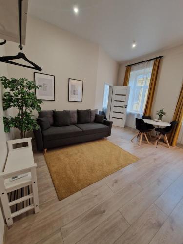 Ruang duduk di ATF Apartments