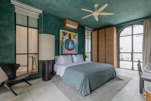 Postel nebo postele na pokoji v ubytování BI Design House
