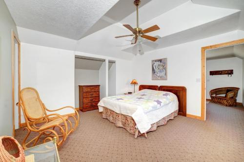 Ένα ή περισσότερα κρεβάτια σε δωμάτιο στο Ranchette Ponderosa - The La Sal #4 at Wind Walker Homestead