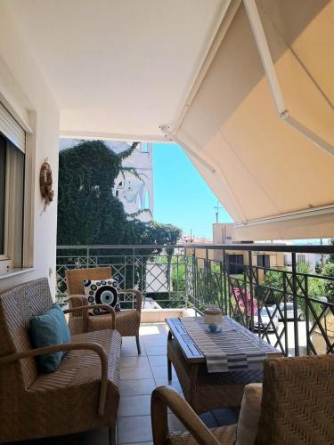 Menexe Apartments-Kelyfos