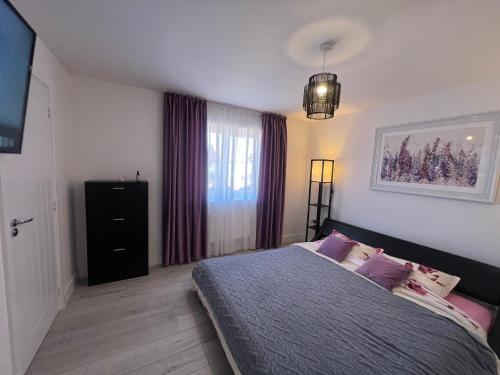 Katil atau katil-katil dalam bilik di 3 Bedroom House Accommodation near Goodwood