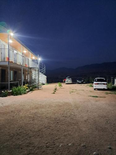 Edificio en el que se encuentra el hostal o pensión
