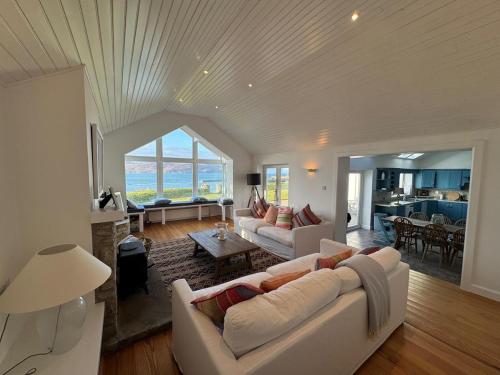 Χώρος καθιστικού στο Frontline Beach House access via private steps